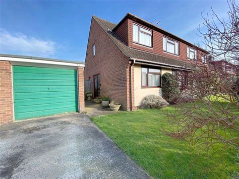 Ruskin Drive Warminster 3 Bed Semi Detached House For Sale £340 000