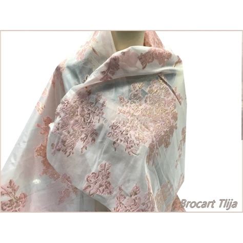 Brocart Tlija Au M Tre De Luxe En Motifs Fleurs Dor Or Sur Organza