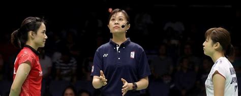 What does an Umpire do in Badminton? - BadmintonBites