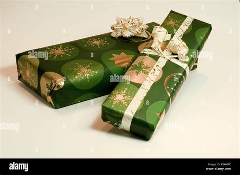 Christmas Parcels Stock Photos & Christmas Parcels Stock Images - Alamy