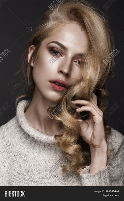 Imagen Y Foto Beautiful Woman Prueba Gratis Bigstock