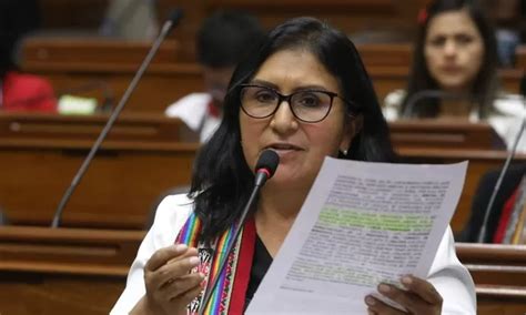 Katy Ugarte Renunció Al Bloque Magisterial Canal N