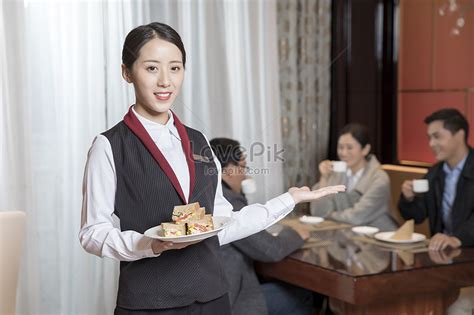 Hotel Attendants Meal Delivery Service Picture And HD Photos | Free Download On Lovepik