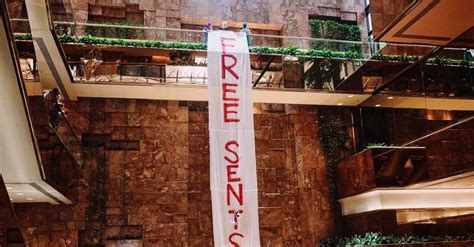 Полиция перекрыла Trump Tower после акции Pussy Riot в поддержку Сенцова Новости на KP UA