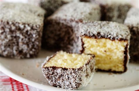 Lamington recipe | GoodtoKnow