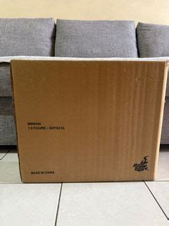 Hot Toys MMS147 Tracker Predator With Hound Hobbies Toys Toys Games On Carousell