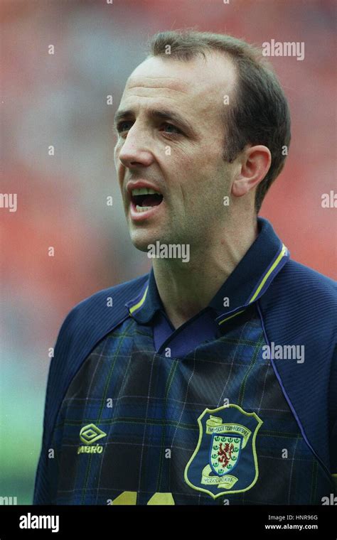 Gary mcallister scotland leeds united hi-res stock photography and ...