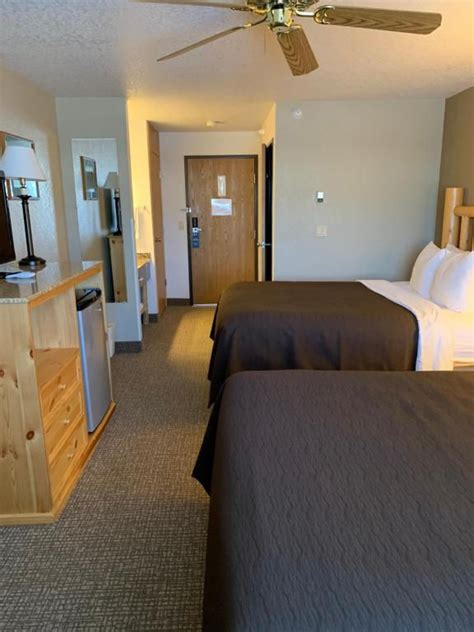 Antler Lodge Hotel Gardiner Rates Photos And Reviews