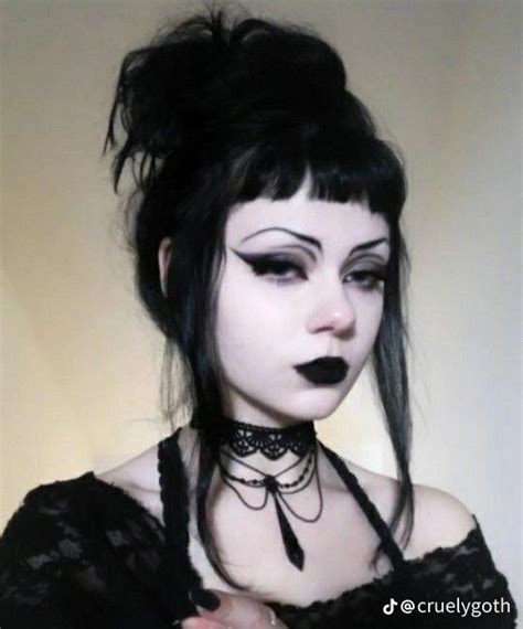 Pin On Aesthetic Hair Goth Eye Makeup Gothic Hairstyles Goth Hair