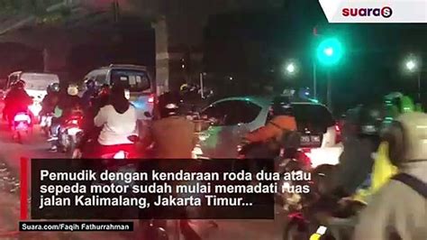 Jelang Lebaran Pemudik Motor Mulai Padati Ruas Kalimalang Video