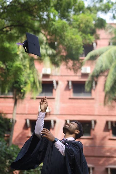 Graduation Cap Toss Photos, Download The BEST Free Graduation Cap Toss ...