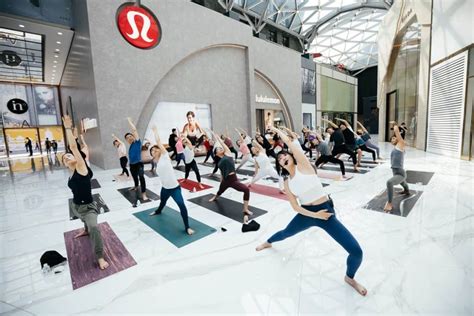 Lululemon will sell footwear in China via E-Commerce - Chinese Tourists ...