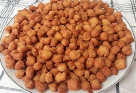 Les mini croquettes Atchonmon encore appelés petits cailloux au Bénin