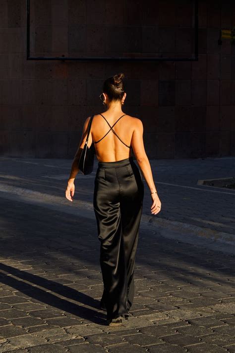 Nude Studio Minimal Outfit Classy Outfits Photoshoot