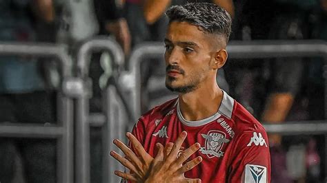 P Rola Debaixo De Olho Rui Costa N O Tira P Do Acelerador No