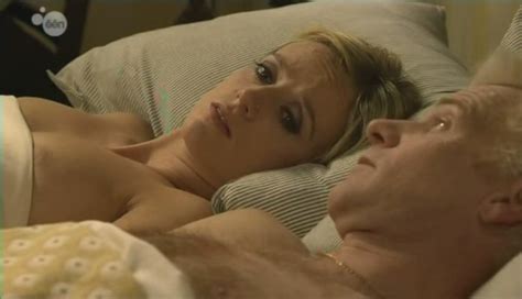 Thuis nude pics página 1