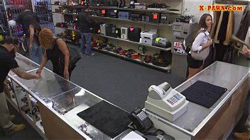 Puta amateur intercambia su coño con un montón de dinero XVIDEOS