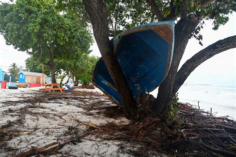 Furac O Beryl Devasta Ilhas Do Caribe E Cresce Para For A De Categoria