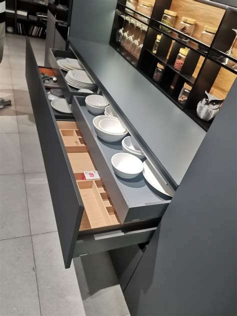 Tips for Ergonomic Kitchen Cabinet Layouts