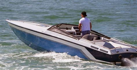 Inboard Vs Sterndrive Pros Cons Of Each Propulsion System Boatsetter