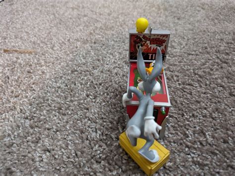 Hallmark Keepsake Looney Tunes Pinball Action Ornament Fully