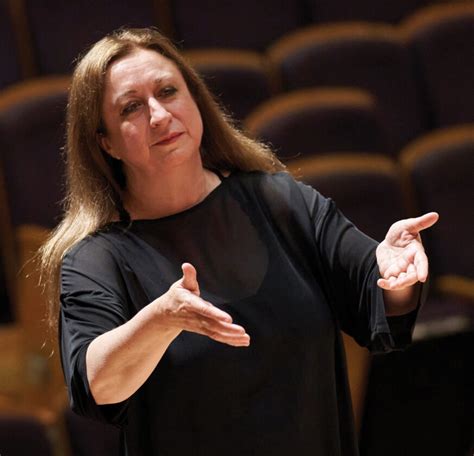 Simone Young Conducts Mahlers First… Sydney Symphony Orchestra