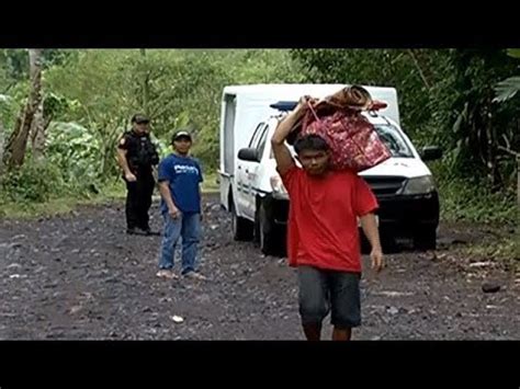 Ilang Residente Na Malapit Sa Bulkang Mayon Ayaw Lumikas Youtube