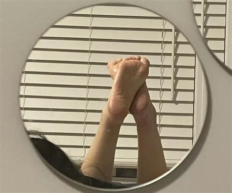 Who Wants To Lick My Sweaty Feet Nudes Feetish NUDE PICS ORG