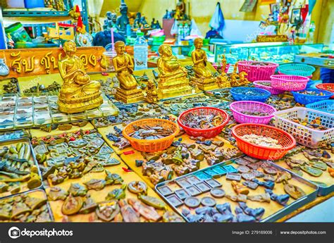 The souvenirs from Bangkok, Thailand — Stock Editorial Photo © efesenko ...