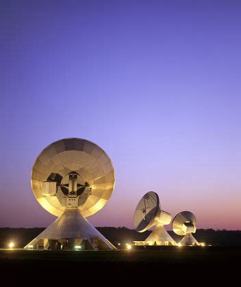 32 Radar dish Stock Pictures, Editorial Images and Stock Photos | Shutterstock