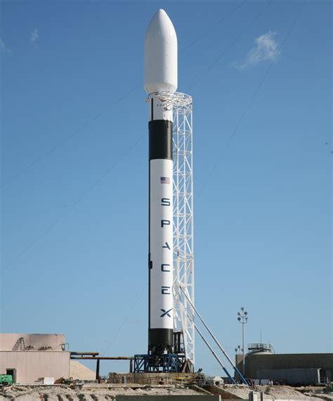 Rocket with only solid fuel and no tank structure | NextBigFuture.com