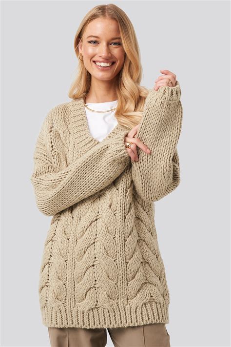 Wool Blend V Neck Heavy Knitted Cable Sweater Beige Na Kd