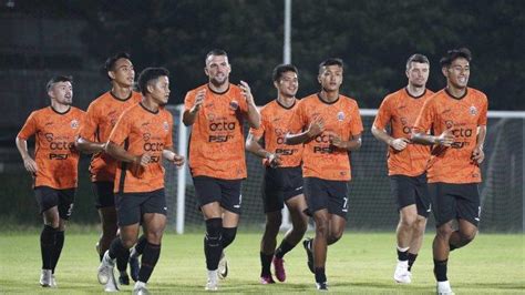 Dulu Di JIS Musim Ini Persija Jakarta Latihan Di Stadion Soemantri