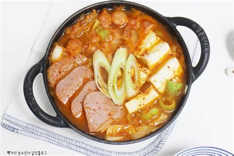 사골육수로 간단하게 부대찌개 끓이기