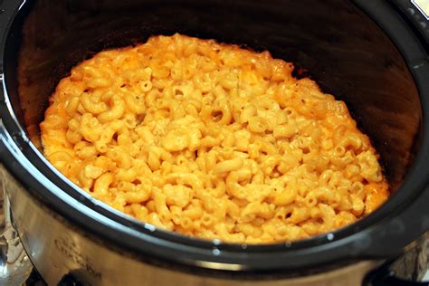 Three Cheese Slow Cooker Macaroni And Cheese Lisa S Dinnertime Dish