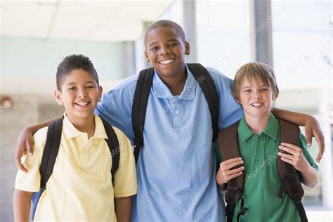 Group of elementary school friends — Stock Photo © monkeybusiness #4758033