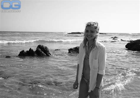 Chloe Grace Moretz Nude Pictures Onlyfans Leaks Playboy Photos Sex Scene Uncensored