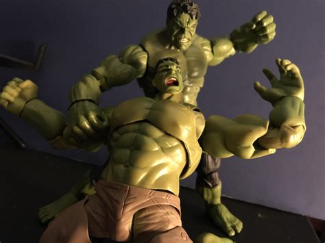 Marvel Legends Hulk vs Figma Hulk.. : r/ActionFigures