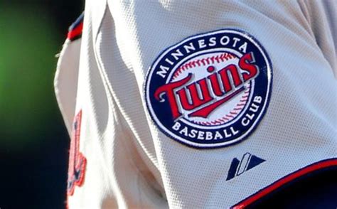 breaking minnesota twins unveil  uniforms logo   season