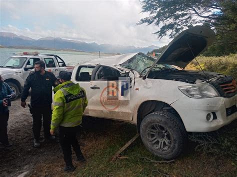 Dos Personas Heridas En El Violento Vuelco De Una Camioneta En La Ruta