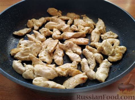 Рецепт: Макароны с курицей и грибами в сливочно-сырном соусе на ...