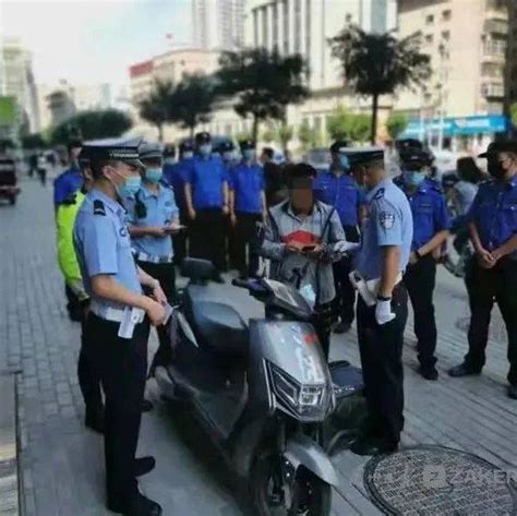 【整治】严打车辆乱停乱放！交警城管两部门联合整治城区道路交通环境 城关