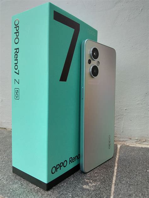 Foto Desain Cantik Penuh Warna Oppo Reno7 Z 5g