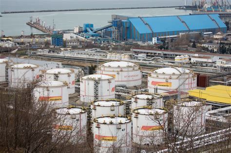 Fire Breaks Out At Oil Depot In Russia S Krasnodar Krai