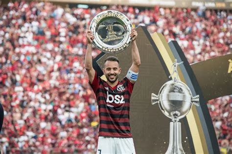 Everton Ribeiro Bahia Fecha Acordo Atleta Ex Flamengo Blog Do Halder