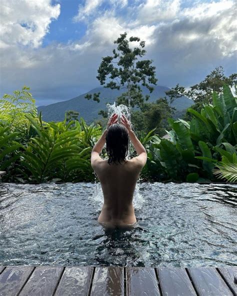 Alexandra Daddario Nude In The Pool On New Year S Eve 2023 2 Photos The Fappening