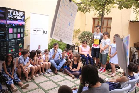 Diputaci N Entrega Los Premios Del Concurso Dibujando Familias