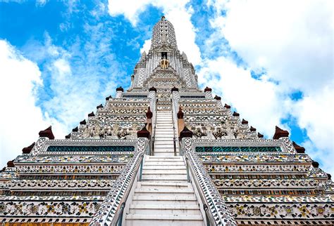 Menjelajahi Wat Arun Yang Mempesona Panduan Perjalanan Komprehensif Ke