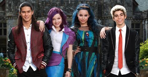 Descendants 2 Cast | POPSUGAR Entertainment