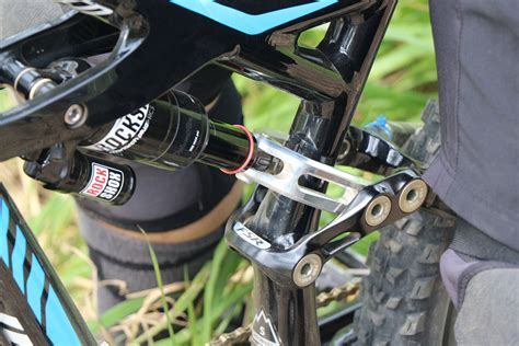 News BikeYoke Neue Dämpfer Am Specialized Enduro PM